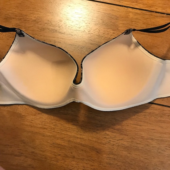 Victoria’s Secret Angels Secret Embrace Bra - Picture 4 of 5